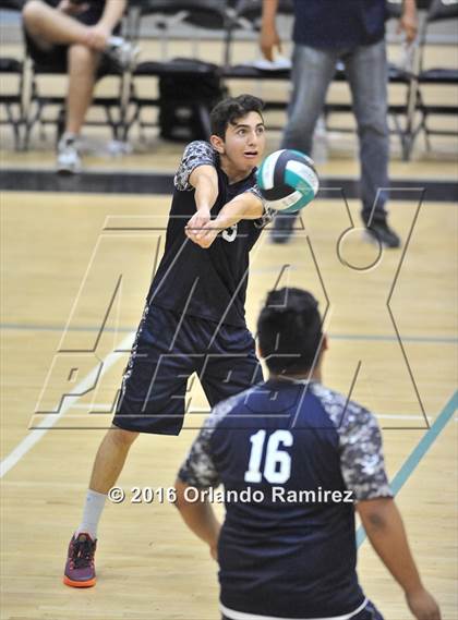 Thumbnail 1 in Mater Dei Catholic @ Olympian photogallery.