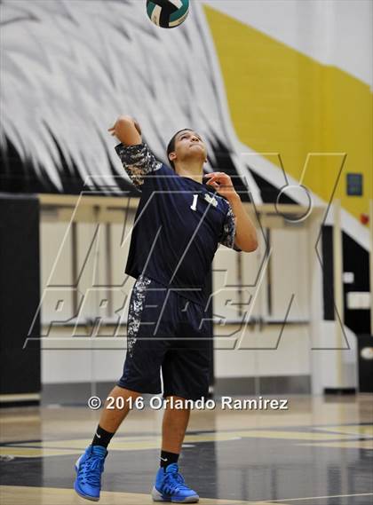 Thumbnail 3 in Mater Dei Catholic @ Olympian photogallery.