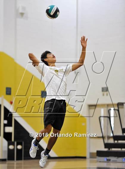 Thumbnail 2 in Mater Dei Catholic @ Olympian photogallery.