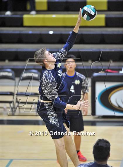 Thumbnail 3 in Mater Dei Catholic @ Olympian photogallery.