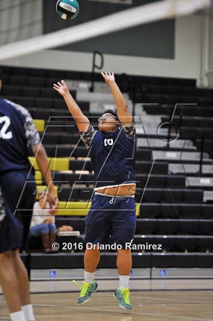 Thumbnail 3 in Mater Dei Catholic @ Olympian photogallery.
