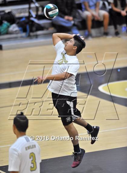 Thumbnail 3 in Mater Dei Catholic @ Olympian photogallery.