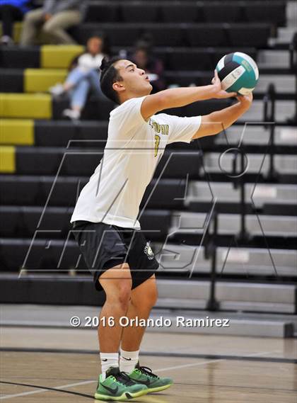 Thumbnail 2 in Mater Dei Catholic @ Olympian photogallery.