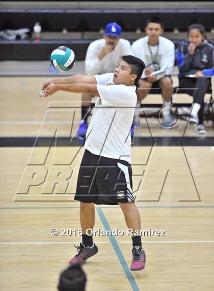 Thumbnail 3 in Mater Dei Catholic @ Olympian photogallery.