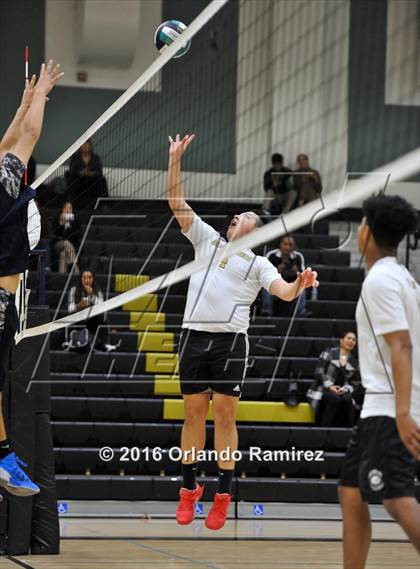 Thumbnail 2 in Mater Dei Catholic @ Olympian photogallery.