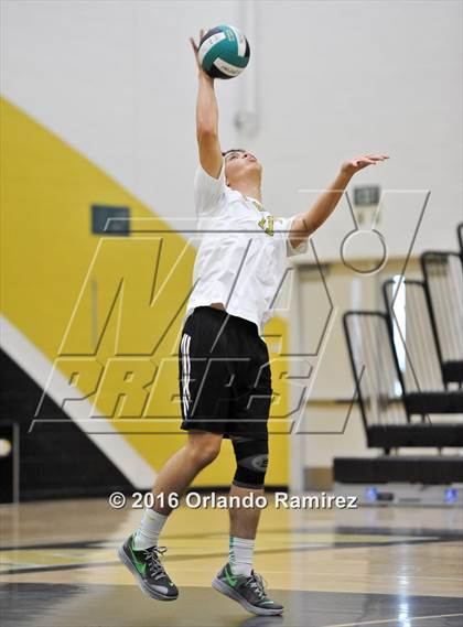 Thumbnail 1 in Mater Dei Catholic @ Olympian photogallery.