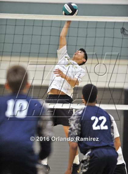 Thumbnail 2 in Mater Dei Catholic @ Olympian photogallery.