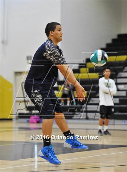 Thumbnail 2 in Mater Dei Catholic @ Olympian photogallery.