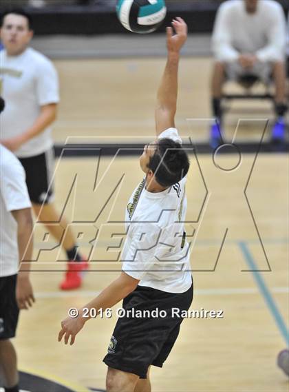 Thumbnail 3 in Mater Dei Catholic @ Olympian photogallery.