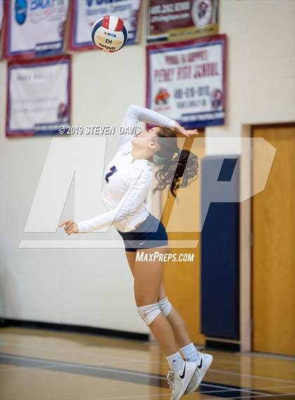 Thumbnail 3 in Highland vs  Perry  (AIA 6A Semi Final) photogallery.