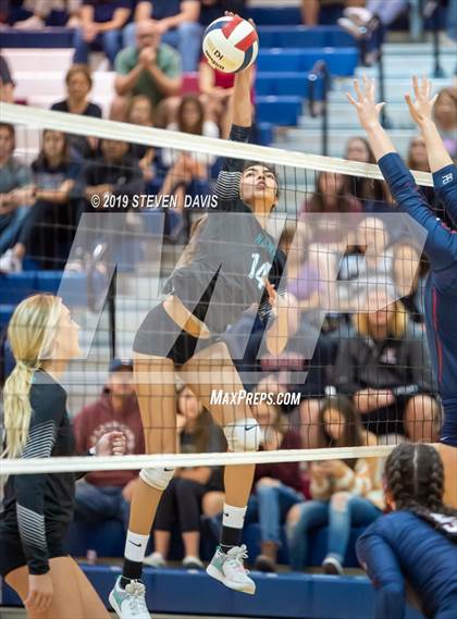 Thumbnail 2 in Highland vs  Perry  (AIA 6A Semi Final) photogallery.