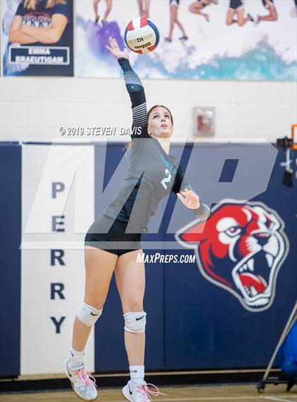 Thumbnail 2 in Highland vs  Perry  (AIA 6A Semi Final) photogallery.