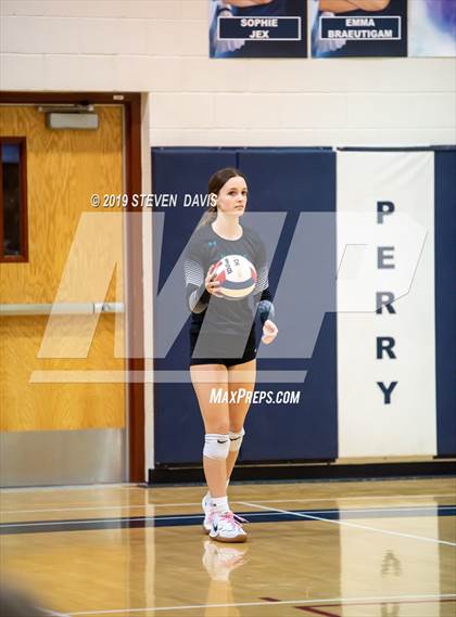 Thumbnail 3 in Highland vs  Perry  (AIA 6A Semi Final) photogallery.