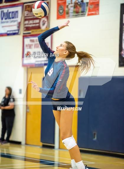 Thumbnail 3 in Highland vs  Perry  (AIA 6A Semi Final) photogallery.