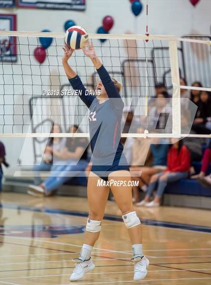 Thumbnail 3 in Highland vs  Perry  (AIA 6A Semi Final) photogallery.