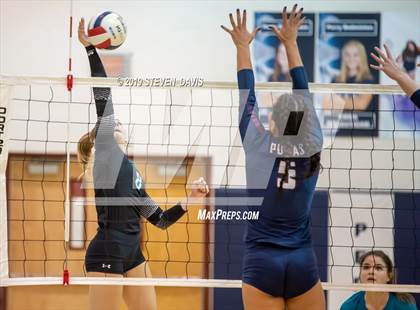 Thumbnail 3 in Highland vs  Perry  (AIA 6A Semi Final) photogallery.