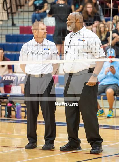 Thumbnail 1 in Highland vs  Perry  (AIA 6A Semi Final) photogallery.