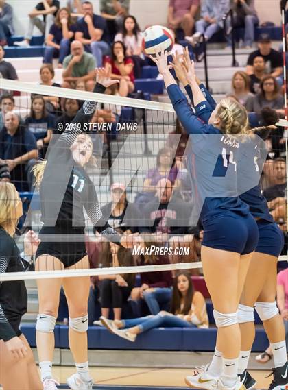 Thumbnail 1 in Highland vs  Perry  (AIA 6A Semi Final) photogallery.