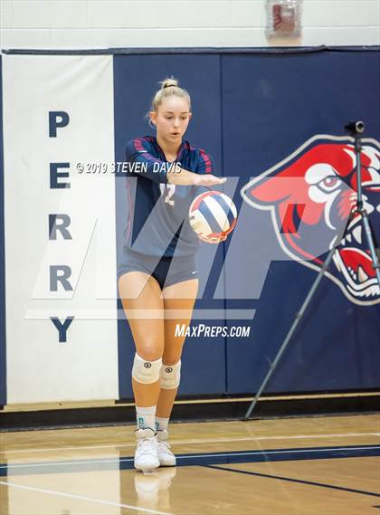 Thumbnail 2 in Highland vs  Perry  (AIA 6A Semi Final) photogallery.