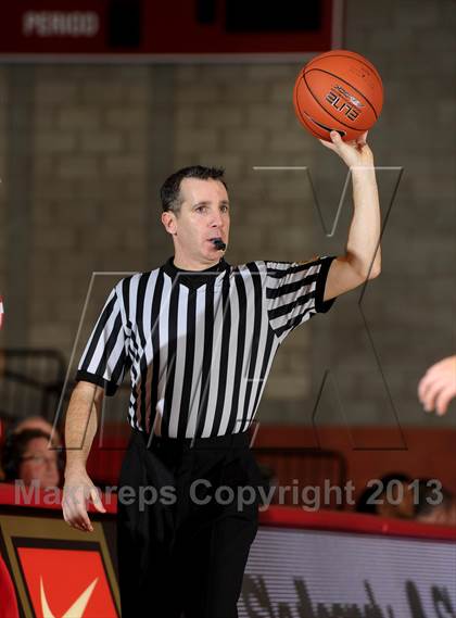 Thumbnail 3 in Mater Dei @ Oaks Christian (Nike Extravaganza) photogallery.