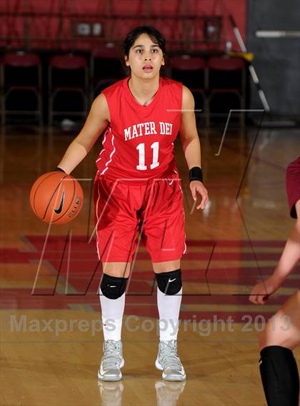 Thumbnail 2 in Mater Dei @ Oaks Christian (Nike Extravaganza) photogallery.
