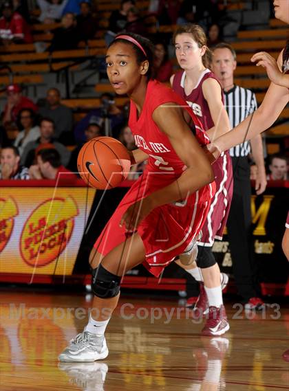 Thumbnail 3 in Mater Dei @ Oaks Christian (Nike Extravaganza) photogallery.