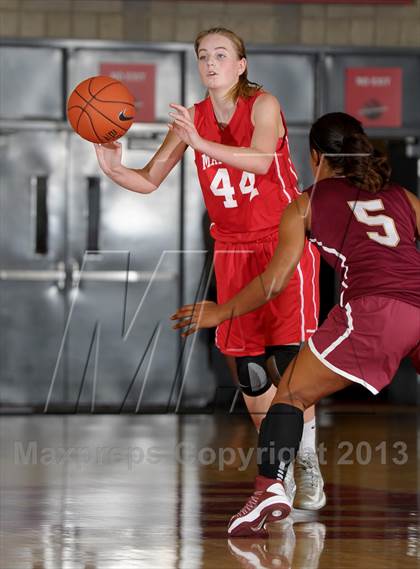 Thumbnail 2 in Mater Dei @ Oaks Christian (Nike Extravaganza) photogallery.