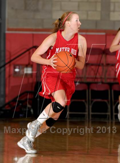 Thumbnail 2 in Mater Dei @ Oaks Christian (Nike Extravaganza) photogallery.