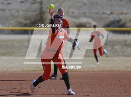 Thumbnail 2 in Sparks @ Fernley photogallery.