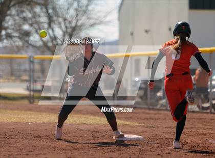 Thumbnail 2 in Sparks @ Fernley photogallery.