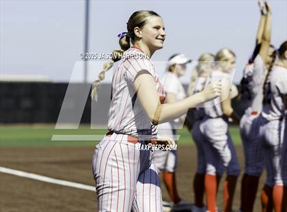 Thumbnail 2 in Sundown vs. Muenster (UIL Softball 2A Region 2 Semifinal Game 2) photogallery.