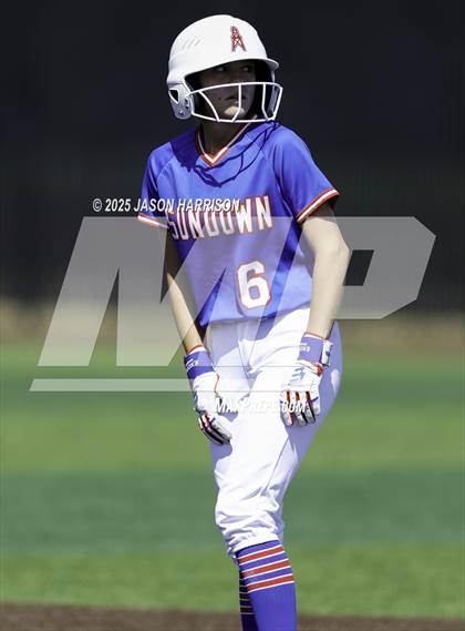 Thumbnail 3 in Sundown vs. Muenster (UIL Softball 2A Region 2 Semifinal Game 2) photogallery.