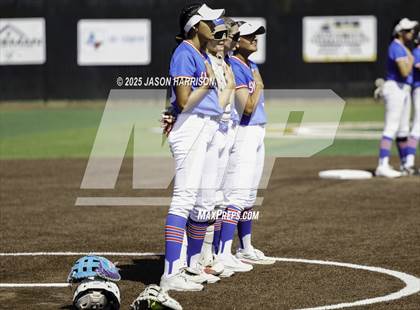Thumbnail 1 in Sundown vs. Muenster (UIL Softball 2A Region 2 Semifinal Game 2) photogallery.