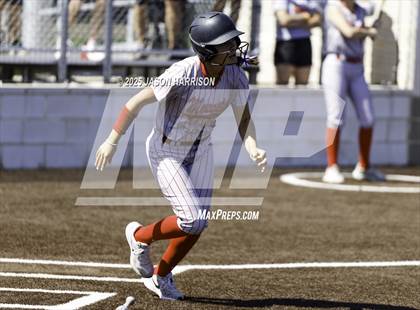 Thumbnail 3 in Sundown vs. Muenster (UIL Softball 2A Region 2 Semifinal Game 2) photogallery.