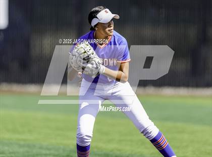 Thumbnail 1 in Sundown vs. Muenster (UIL Softball 2A Region 2 Semifinal Game 2) photogallery.