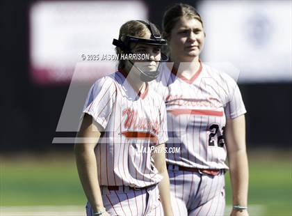 Thumbnail 2 in Sundown vs. Muenster (UIL Softball 2A Region 2 Semifinal Game 2) photogallery.