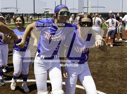 Thumbnail 2 in Sundown vs. Muenster (UIL Softball 2A Region 2 Semifinal Game 2) photogallery.