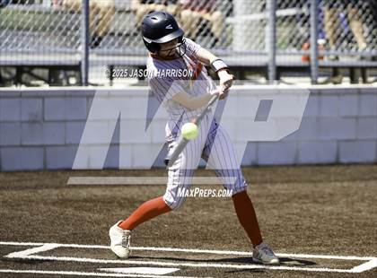 Thumbnail 3 in Sundown vs. Muenster (UIL Softball 2A Region 2 Semifinal Game 2) photogallery.