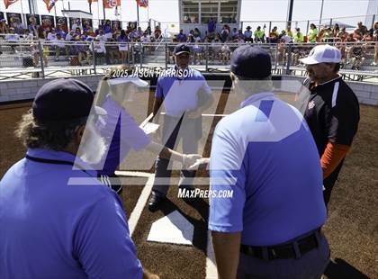 Thumbnail 3 in Sundown vs. Muenster (UIL Softball 2A Region 2 Semifinal Game 2) photogallery.