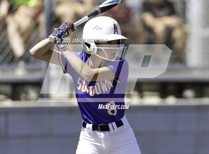 Thumbnail 1 in Sundown vs. Muenster (UIL Softball 2A Region 2 Semifinal Game 2) photogallery.