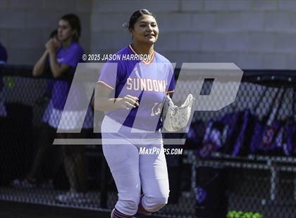 Thumbnail 1 in Sundown vs. Muenster (UIL Softball 2A Region 2 Semifinal Game 2) photogallery.