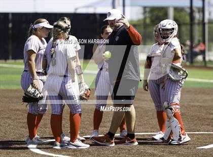 Thumbnail 2 in Sundown vs. Muenster (UIL Softball 2A Region 2 Semifinal Game 2) photogallery.