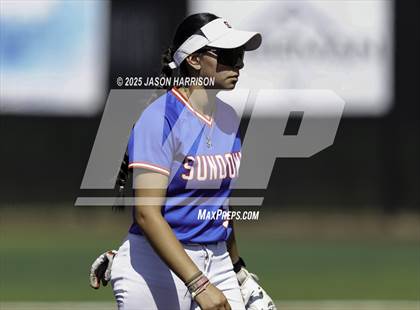 Thumbnail 2 in Sundown vs. Muenster (UIL Softball 2A Region 2 Semifinal Game 2) photogallery.