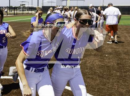 Thumbnail 3 in Sundown vs. Muenster (UIL Softball 2A Region 2 Semifinal Game 2) photogallery.