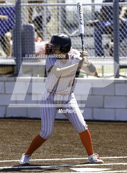 Thumbnail 2 in Sundown vs. Muenster (UIL Softball 2A Region 2 Semifinal Game 2) photogallery.