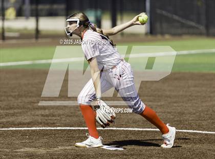 Thumbnail 1 in Sundown vs. Muenster (UIL Softball 2A Region 2 Semifinal Game 2) photogallery.