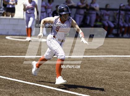 Thumbnail 1 in Sundown vs. Muenster (UIL Softball 2A Region 2 Semifinal Game 2) photogallery.