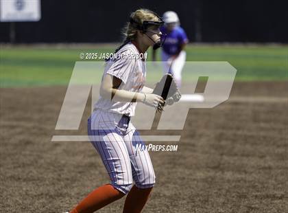 Thumbnail 3 in Sundown vs. Muenster (UIL Softball 2A Region 2 Semifinal Game 2) photogallery.