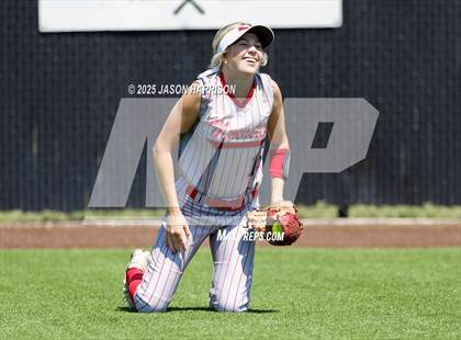 Thumbnail 3 in Sundown vs. Muenster (UIL Softball 2A Region 2 Semifinal Game 2) photogallery.
