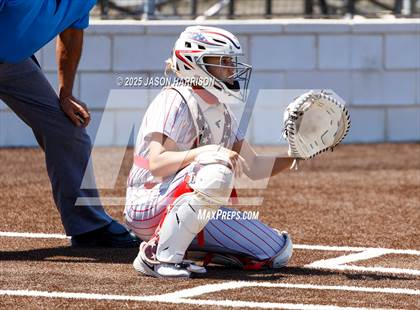 Thumbnail 3 in Sundown vs. Muenster (UIL Softball 2A Region 2 Semifinal Game 2) photogallery.